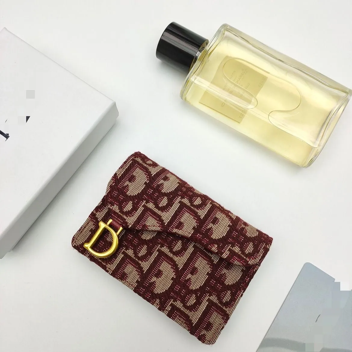DR279 Saddle Flap Card Holder  / 4.5 x 3 x 1 inch