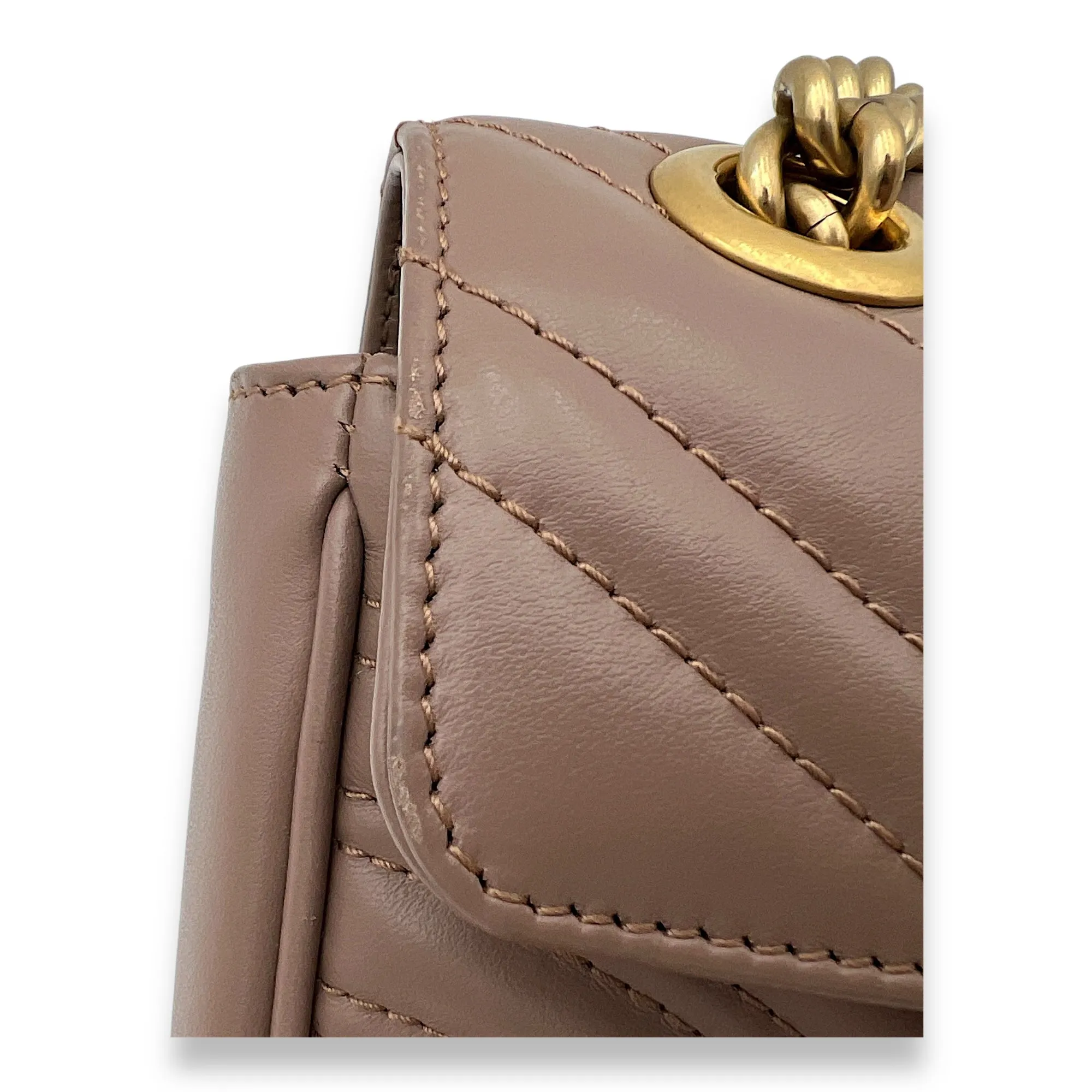 GG Marmont Mini Beige Crossbody Bag in Calfskin, Gold hardware