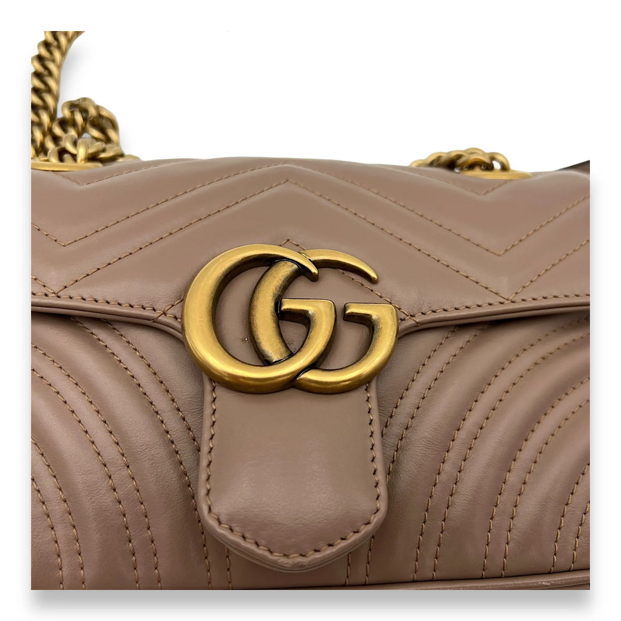 GG Marmont Mini Beige Crossbody Bag in Calfskin, Gold hardware