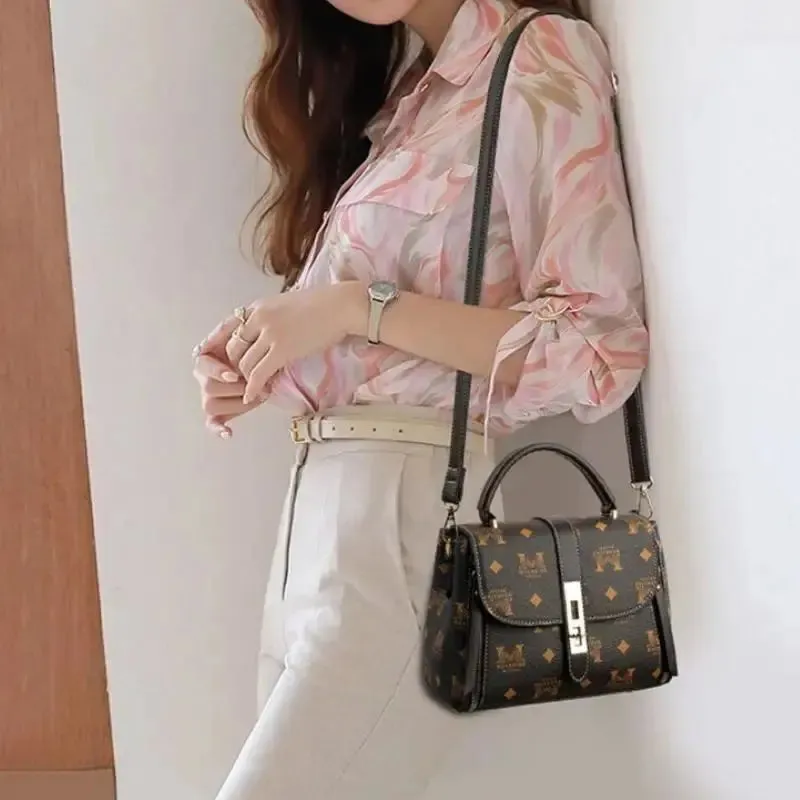 Letter Print Fashion Shoulder Bag Large Capacity Crossbody Handbag
