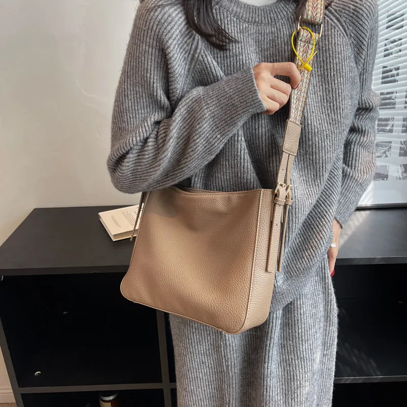 Retro Messenger Bag Large Capacity Shoulder Bag