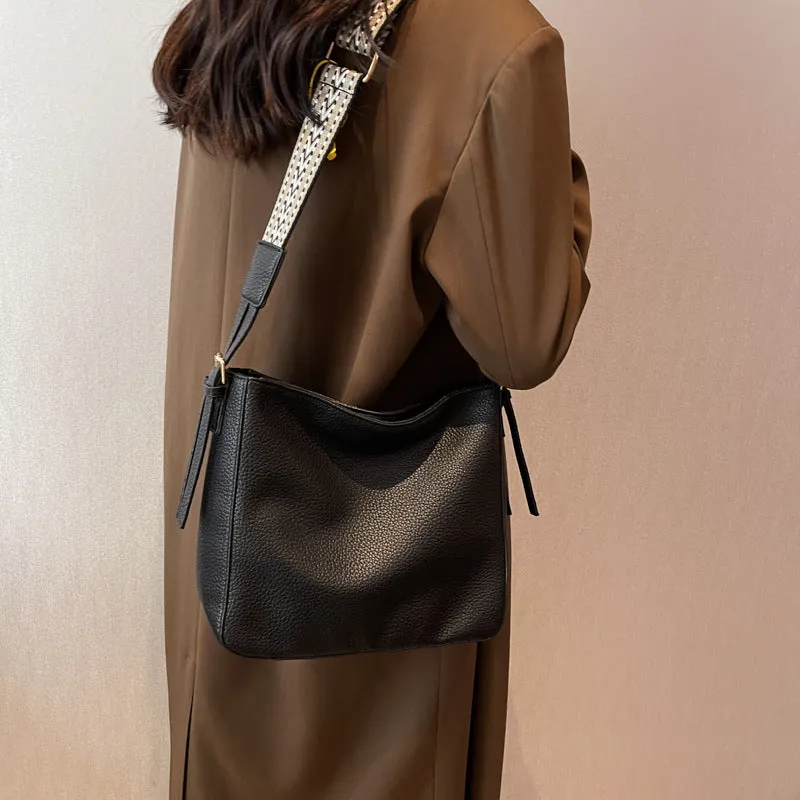 Retro Messenger Bag Large Capacity Shoulder Bag